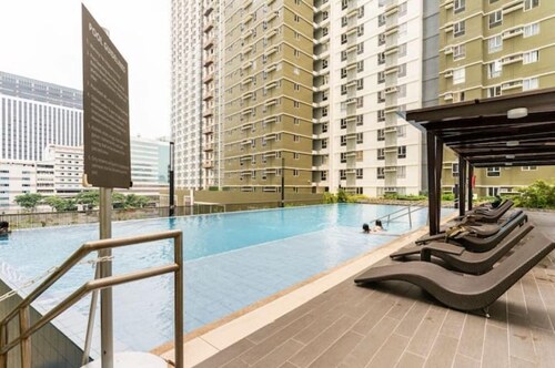 Cozy IT Park Studio - Steps to Ayala Mall, Cafes, Dining & Nightlife