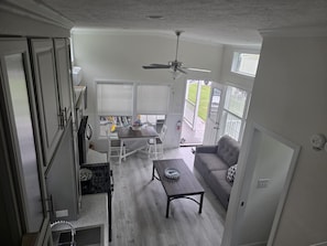 Fernseher, Kamin