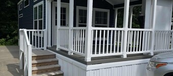 Relaxing 1Bed/1Bath + Loft For Extra Sleeping & Porch – Sun Retreats Campground