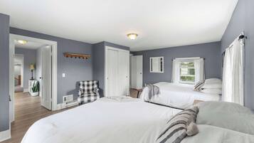 4 室のベッドルーム、アイロン / アイロン台、WiFi、ベッドシーツ