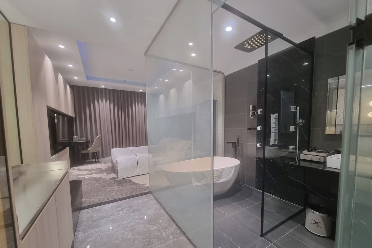 Deluxe Double Room, Balcony, City View | Individually decorated, individually furnished, desk, laptop workspace