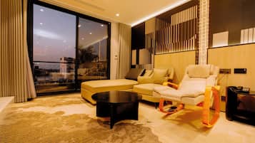 Suite Premium, 1 cama de matrimonio grande, no fumadores, balcón | Sábanas de algodón egipcio y ropa de cama de alta calidad