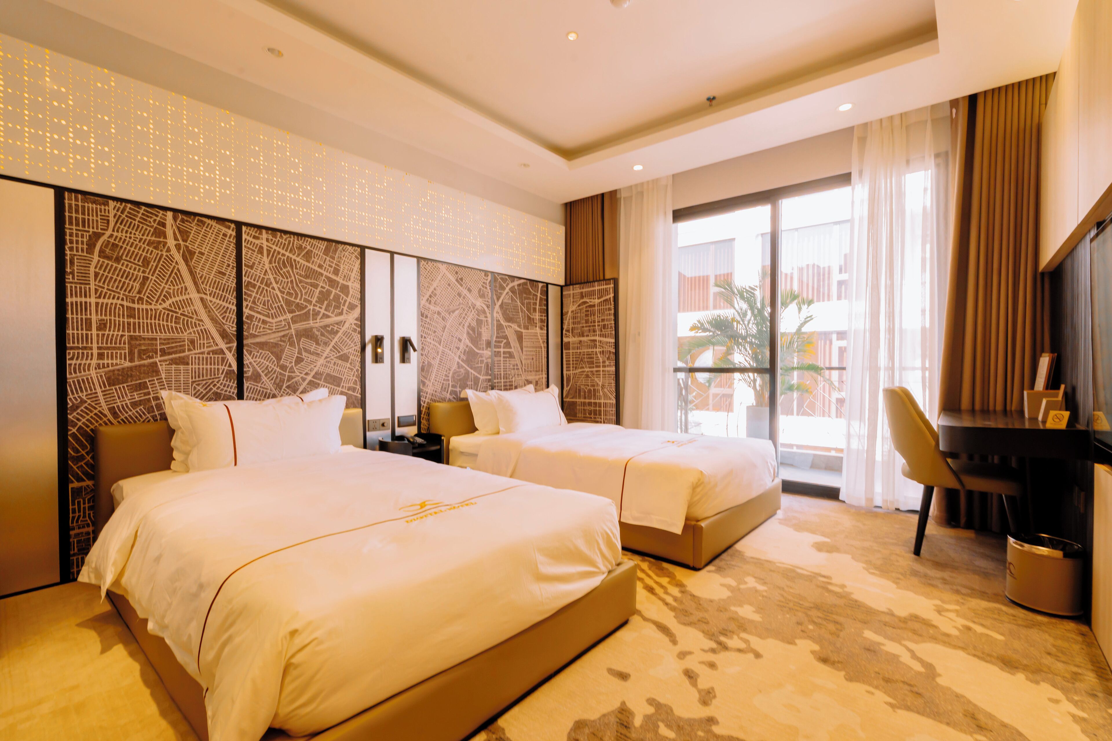 Deluxe Double or Twin Room | Egyptian cotton sheets, premium bedding, down comforters