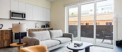 Fernseher, Stereoanlage