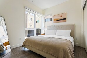 2 chambres, fer et planche à repasser, Wi-Fi, draps fournis