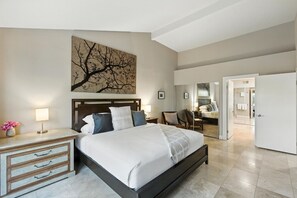 3 bedrooms, desk, iron/ironing board, free WiFi