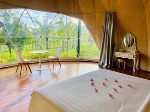 Premium bedding, in-room safe, desk, laptop workspace - Thisak Resort Cheung Phnom Kulen (Svay Leu)