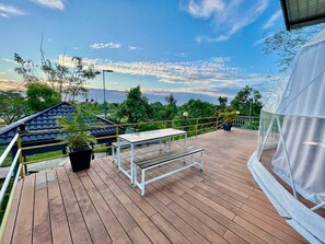 Premium bedding, in-room safe, desk, laptop workspace - Thisak Resort Cheung Phnom Kulen (Svay Leu)