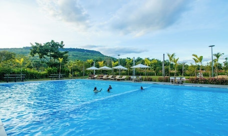 3 piscinas al aire libre