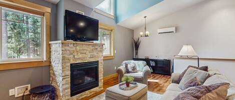 TV, fireplace