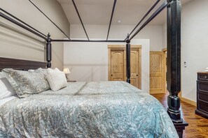 2 quartos, acesso à internet, roupa de cama