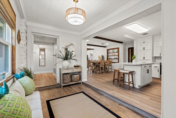 Interior - Poolside Beach Cottage Retreat (Jacksonville Beach)