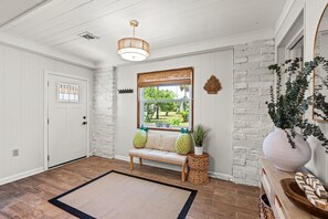 Interior - Poolside Beach Cottage Retreat (Jacksonville Beach)