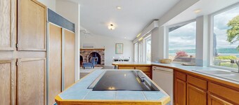 Peaceful Soundfront Getaway with Private Beach Access and Outdoor Living