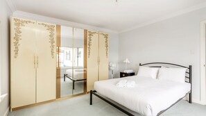 4 chambres, fer et planche à repasser, Wi-Fi gratuit, draps fournis