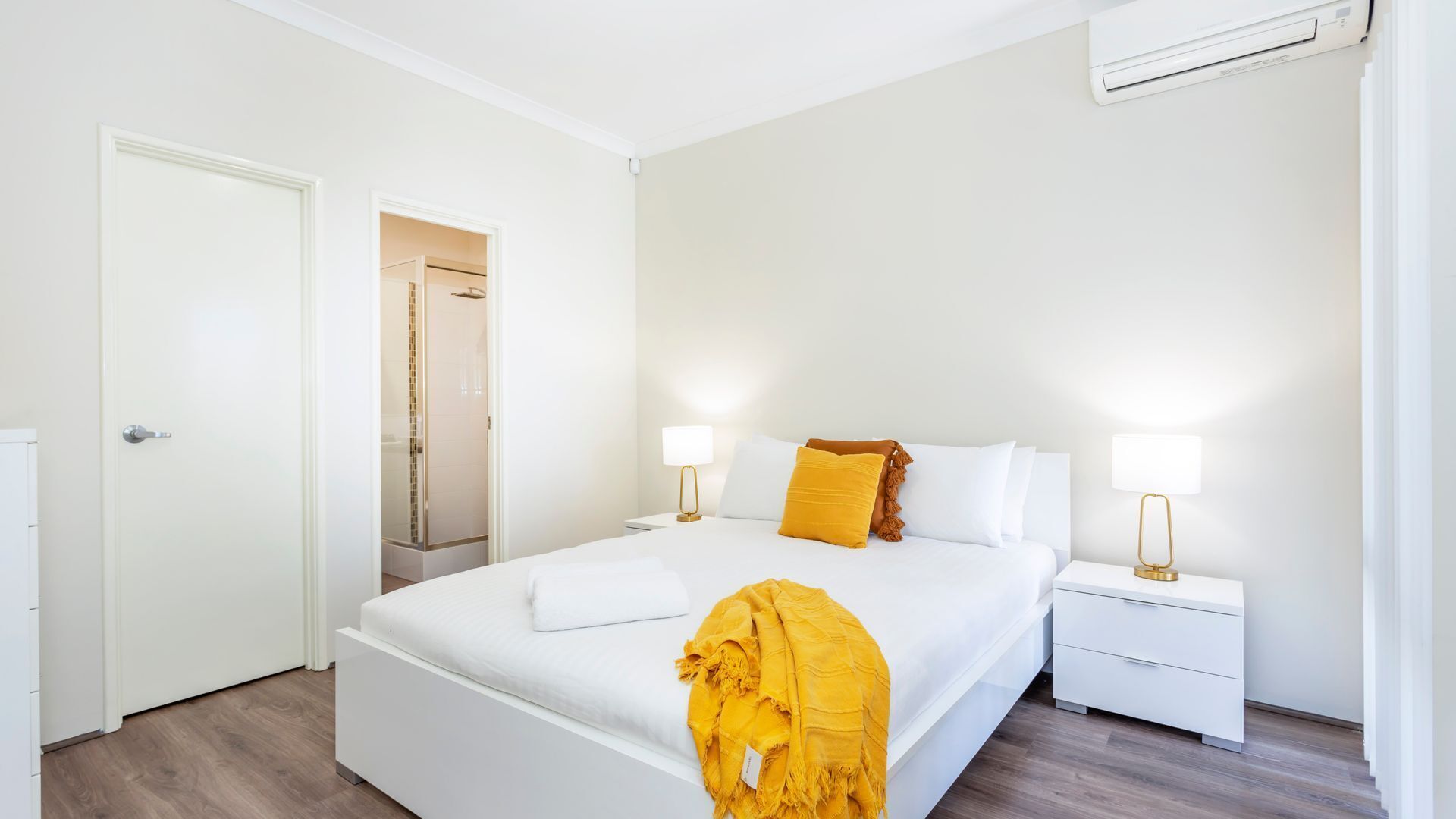 3 quartos, ferros/tábuas de passar roupa, Wi-Fi de cortesia