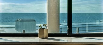 Cottesloe Neue Blue Apartment