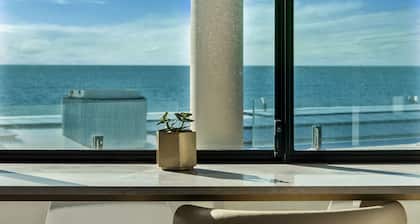 Cottesloe Neue Blue Apartment