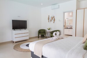 3 bedrooms, iron/ironing board, internet, bed sheets