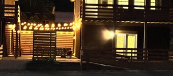 2 bed 1 bath. sleeps 6 in Logan.  Located near HMTS access points, dining, shops
