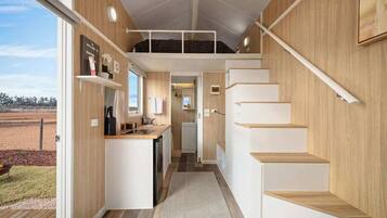 Kühlschrank, Mikrowelle, Herdplatte, Toaster