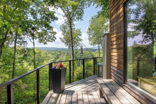 Hilltop Escape with Views & Hot Tub