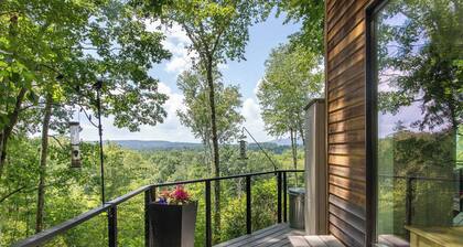 Hilltop Escape with Views & Hot Tub