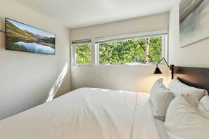 3 chambres, fer et planche à repasser, Wi-Fi, draps fournis