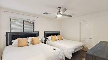 Tabla de planchar con plancha, cuna de viaje y wifi gratis