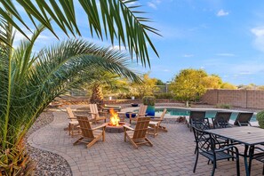 屋外ダイニングエリア