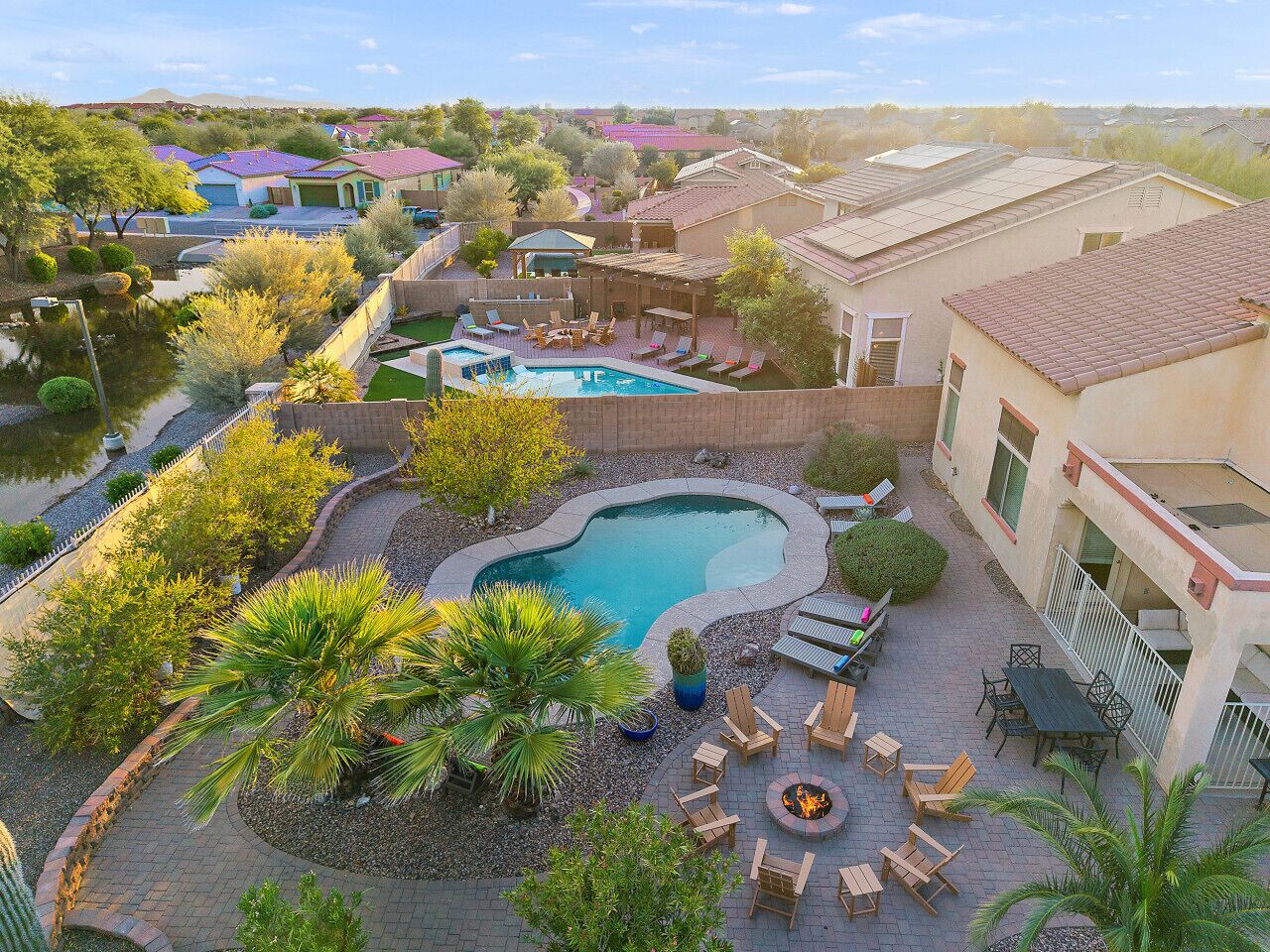 Een verwarmd zwembad