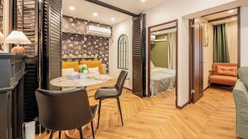 2 bedrooms, iron/ironing board, travel crib, free WiFi