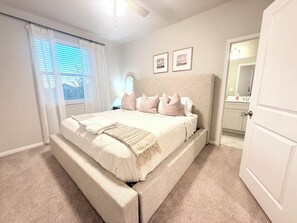 3 slaapkamers, een strijkplank/strijkijzer, wifi, beddengoed