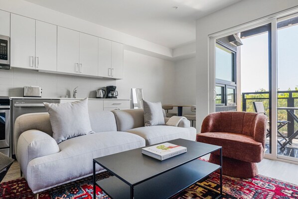 Fernseher, Stereoanlage