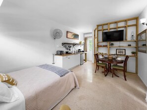 3 chambres, bureau, accès au Wi-Fi (inclus), literie fournie