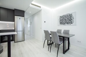 Dining - Business Apartment Plaza de España (Madrid)