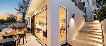 Del Mar Retreat - Spa, BBQ, Firepit, AC, Laundry