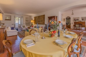 Interior - Elegant villa with pool and garden, 10 km from Lucca and around 40 minutes from the Versilia coast (Capannori)