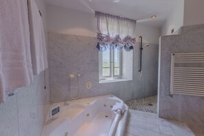 Douche, sèche-cheveux