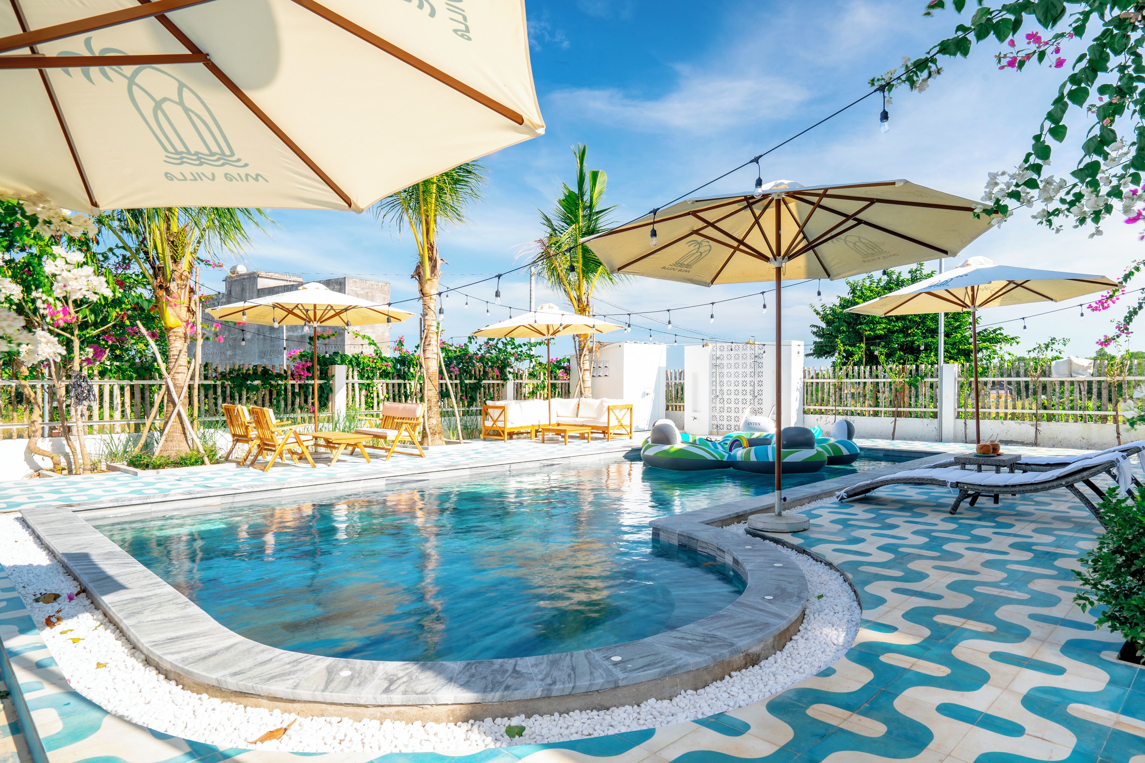 12 kolam renang terbuka 