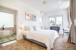 Deluxe Room, Balcony, Garden View | Desk, free WiFi