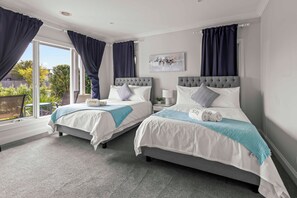 Casa geminada luxo, vista para o jardim | Ferros/tábuas de passar roupa, Wi-Fi de cortesia