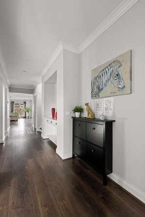 Room amenity - StayAU Contemporary 5BRM Families Home Point Cook (Point Cook)
