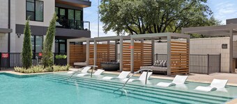 Luxury King Bed+Pool+Gym+DowntownATX+Domain+Q2Stadium
