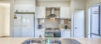 StayAU Pakenham 5 BRM Oasis Pet-friendly