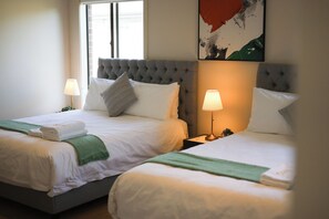 Deluxe Townhome, Garden View | Seterika/papan seterika, Wi-fi percuma 