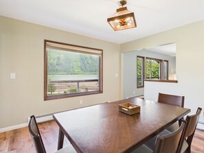 Dining - Sandy Beach Retreat | Ocean Views | Steps to Beach (Douglas)