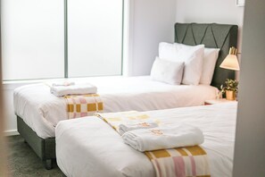 Deluxe Townhome, Garden View | Room amenity