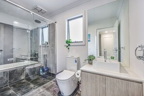 Deluxe-Stadtwohnung, Gartenblick | Badezimmer