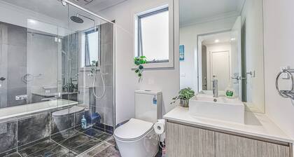 StayAU Fresh Modern 5BR Retreat Netflix in Berwick